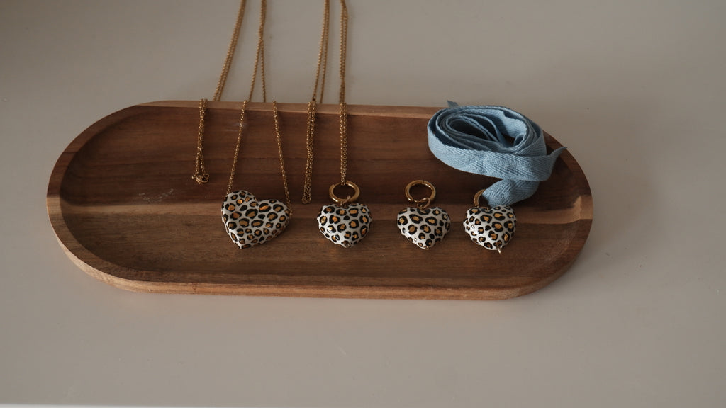 WILD HEART - моно сережка baby leo в золоті